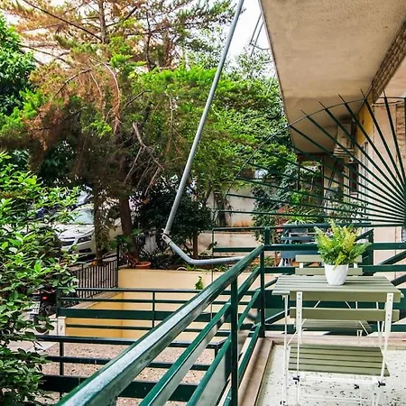 Ella'S Cozy Escape With Balcony! Appartement Athene Buitenkant foto