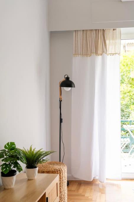 Apartment Ella's Cozy Escape With Balcony!